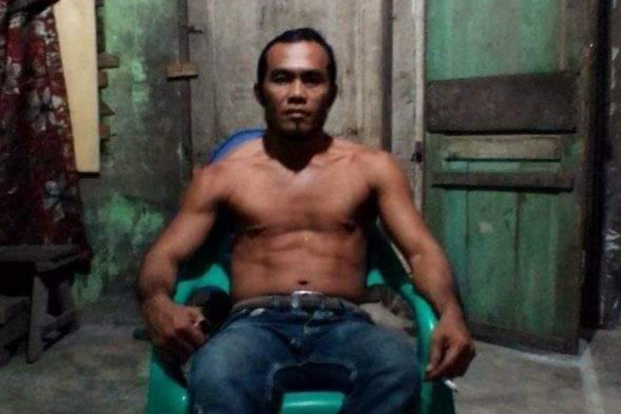 Foto pelaku pembunuhan yang diviralkan di media sosial Facebook. Foto: Repro Facebook