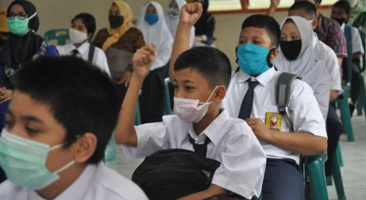 Orang tua siswa diberikan kebebasan untuk memilih, KBM tatap muka sesuai Prokes COVID-19 atau KBM daring. Foto: Repro Pojok Suramadu