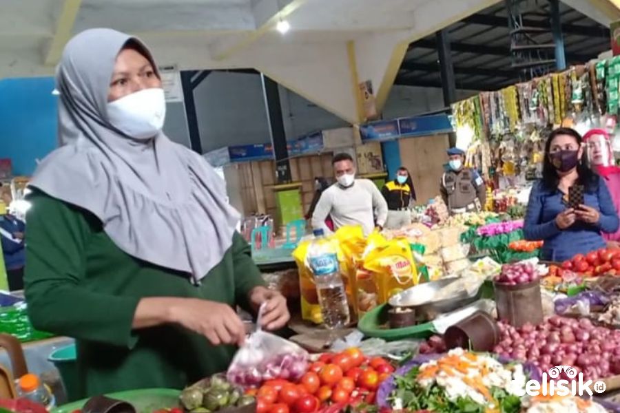 Kondisi Pasar PKL Kota Kendari. Foto: Sasmiraza/Telisik
