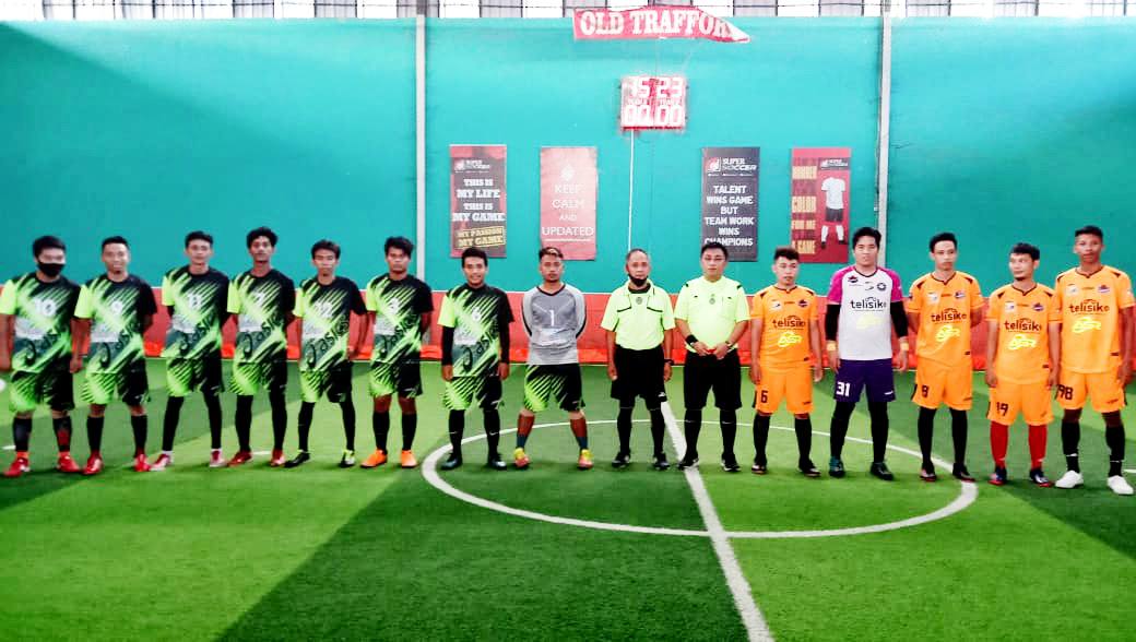 Foto bersama saat Tim Telisik FC (kanan) melawan SMSI Sultra. Foto: Aisyah/Telisik