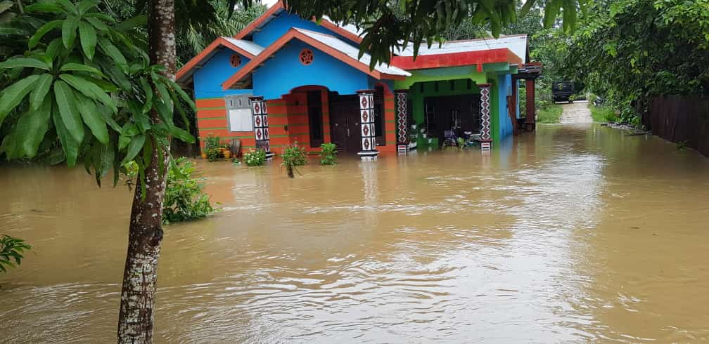 Salah satu rumah warga di wilayah Aceh yang terendam banjir. Foto: Ist.