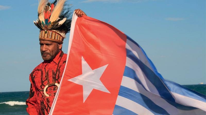 Benny Wenda memproklamirkan diri sebagai presiden interim Papua Barat. Foto: Repro Jubi.co.id