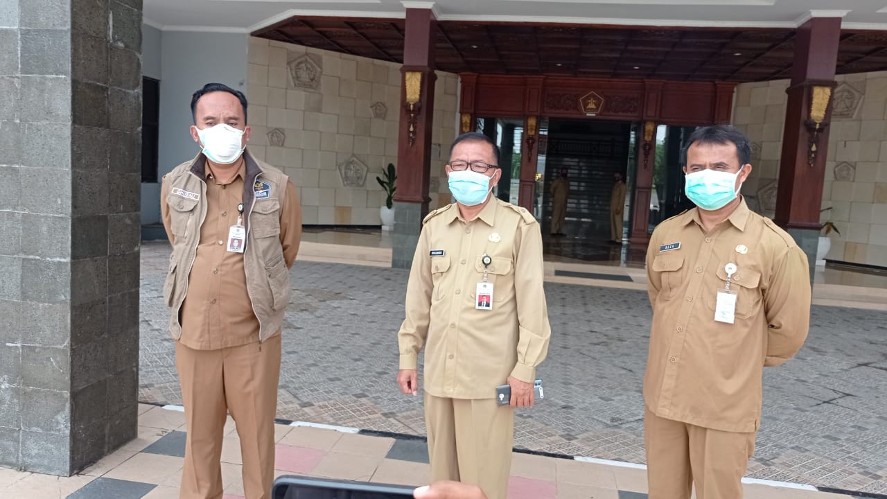Kepala Dinas Kesehatan Gresik, Syaifudin Ghozali (menggunakan rompi). Foto: Humas Pemkab Gresik