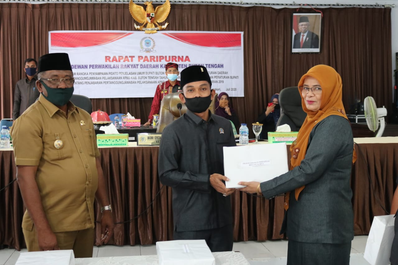 Komisi satu DPRD Buteng, saat Rapat Paripurna. Foto: Ist.