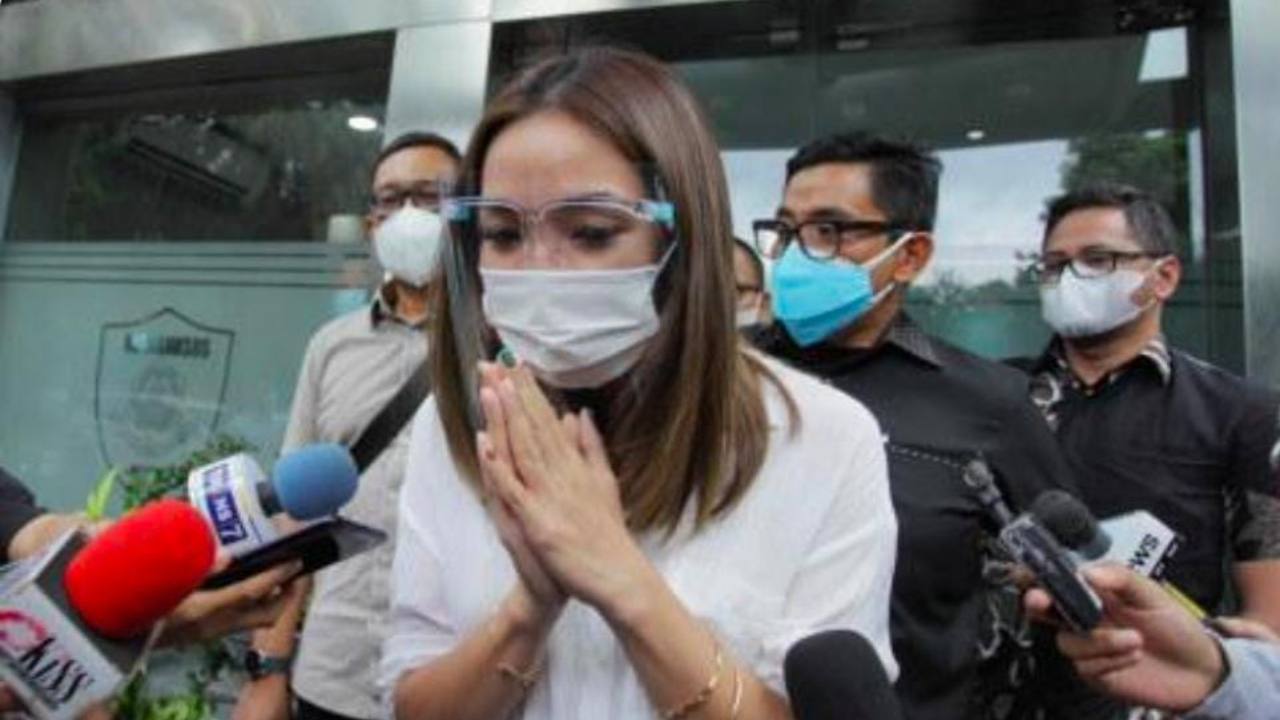 Artis Gisella Anastasia atau Gisel ditetapkan sebagai tersangka kasus dugaan video porno. Foto: Kumpuran.com