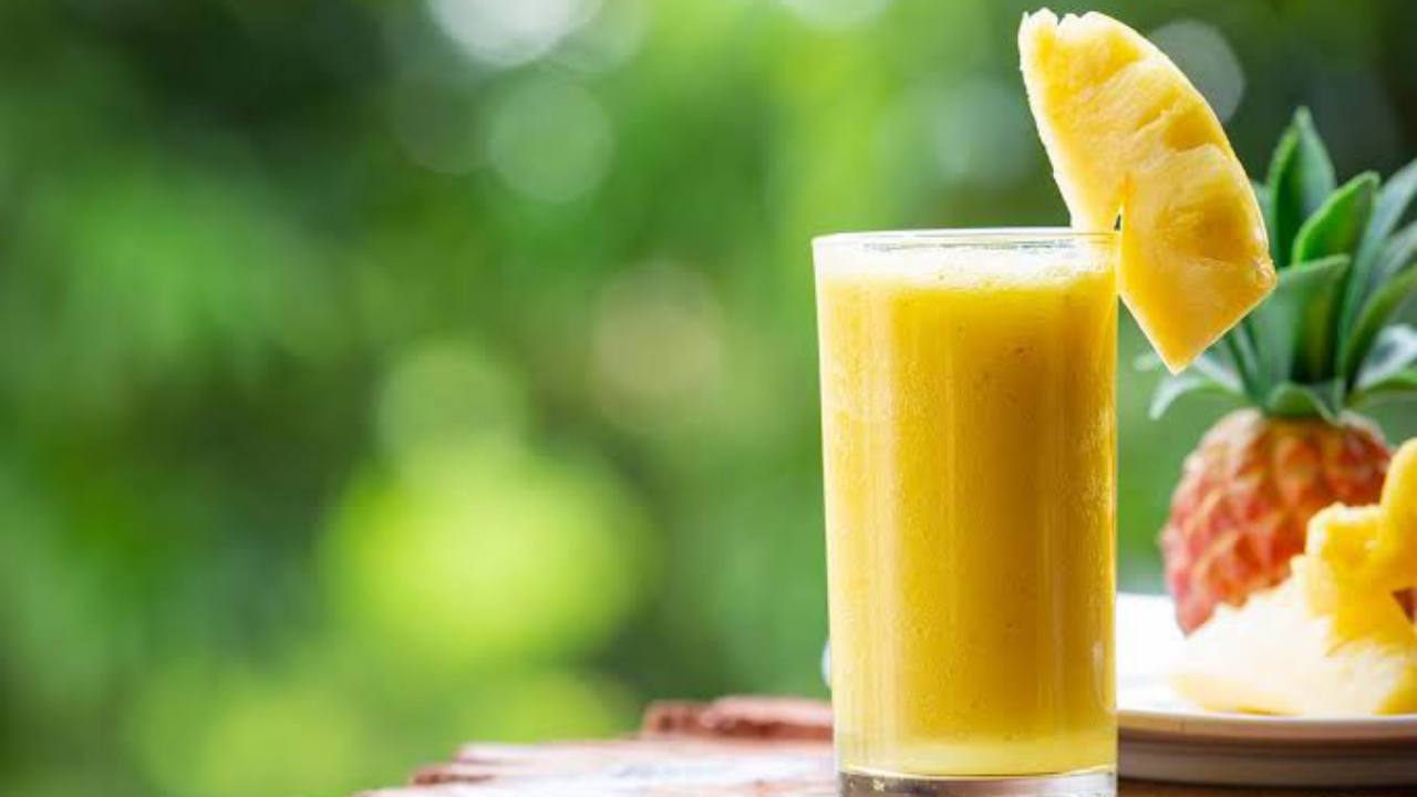 Mencampur lemon dan nanas ampuh mencegah berbagai risiko penyakit dalam tubuh. Foto: Repro Jovee.id