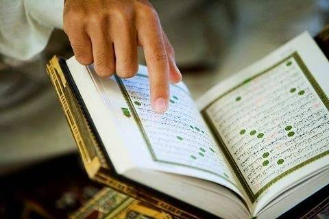 Membaca Alquran adalah salah satu cara untuk mendekatkan diri kepada Allah, sekaligus mengetahui apa yang terkandung dalam setiap surat, termasuk Surat Ali-Imran. Foto: Repro Kabarmekkah.com