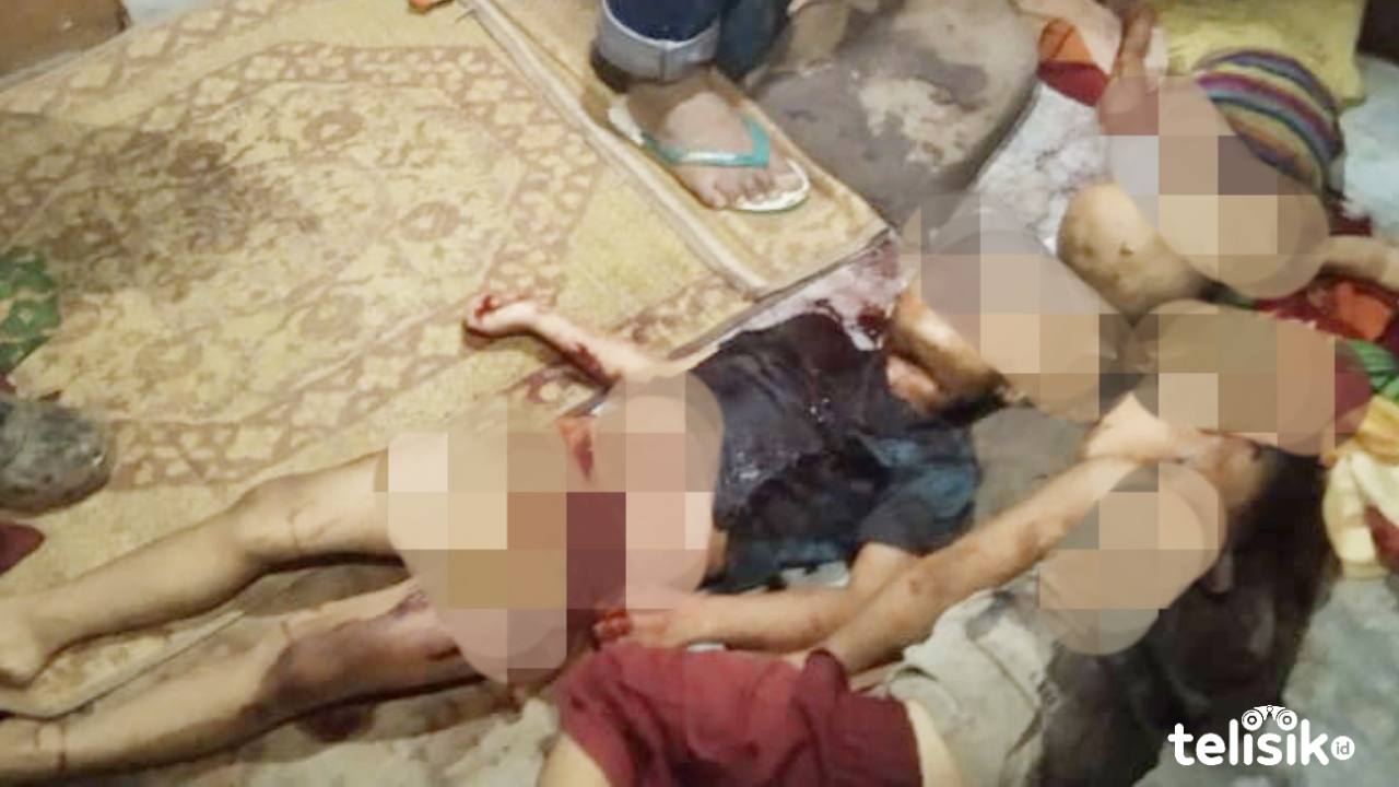 Korban, tiga anak saat dievakuasi petugas kepolisian. Foto: Ones Lawolo/Telisik
