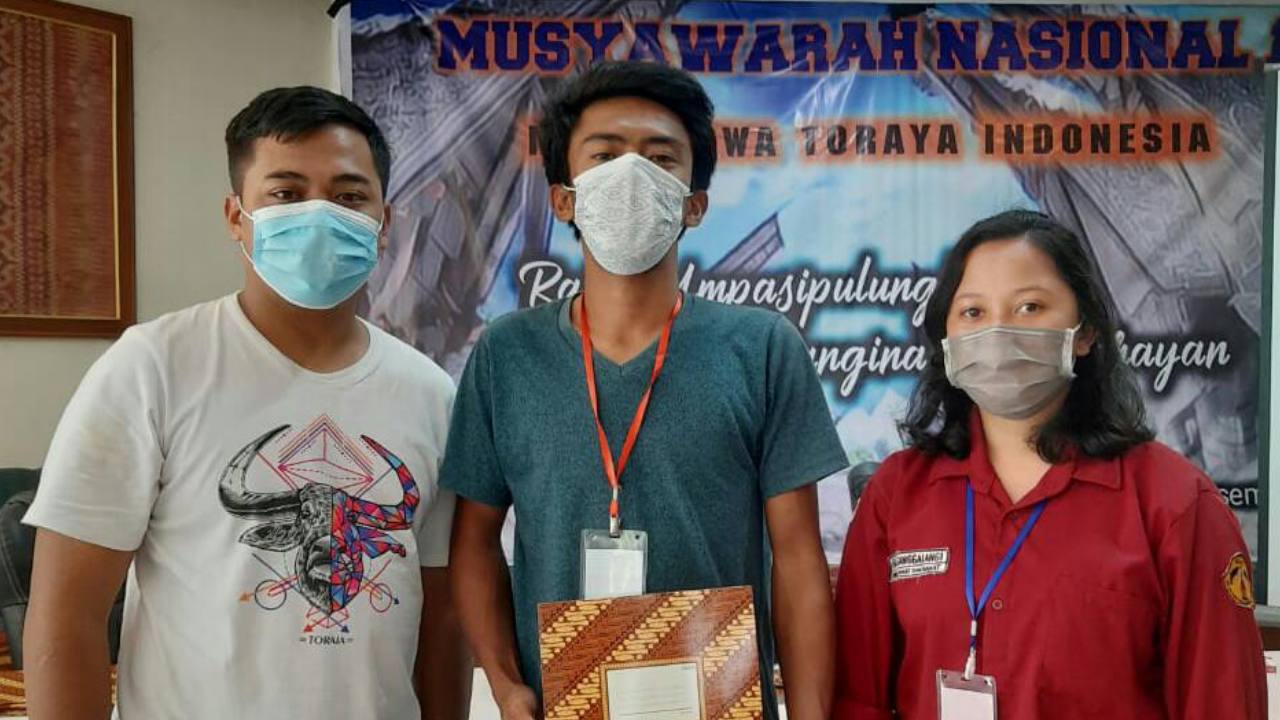 Ketua Umum HMTI, Kevin Kristian Bimbin (tengah). Foto: Ist.
