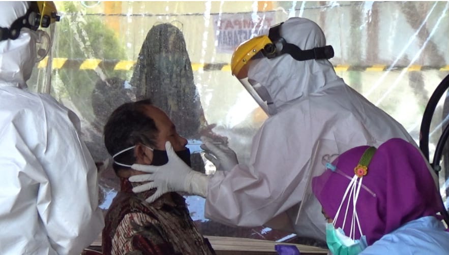 Swab antigen yang dilakukan ASN di Kota Kendari beberapa waktu lalu. Foto: Ist.
