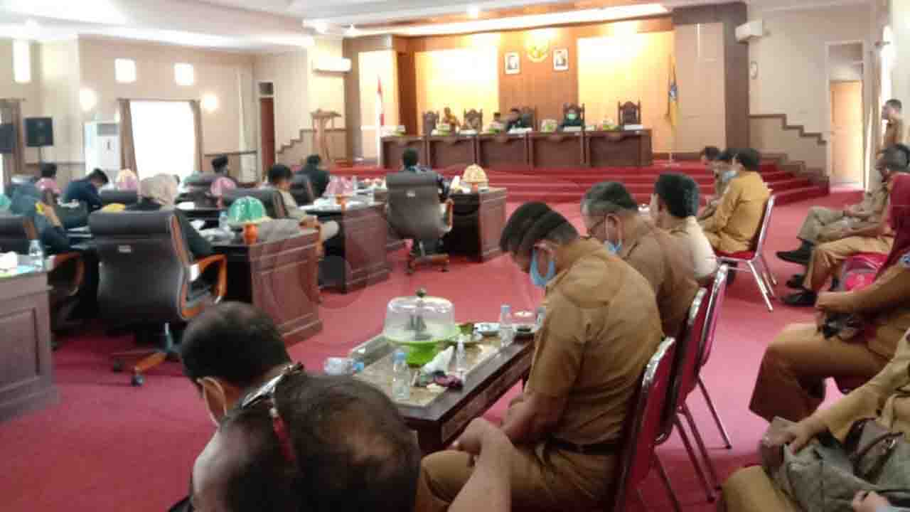 Rapat paripurna penyerahan hibah tanah ke Pemprov. Foto : Sunaryo/Telisik