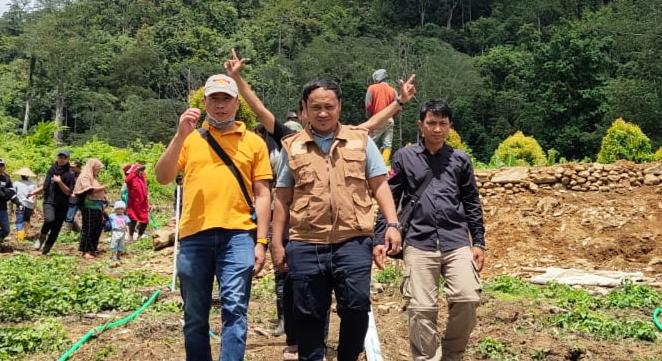 Anggota DPR RI, Haerul Saleh dan Ketua DPRD Kolaka, Syaifullah Halik. Foto: Ist.