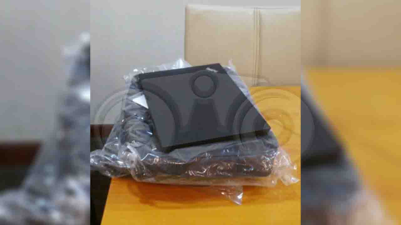 Laptop yang diterima Anggota DPRD Sumut. Foto: Ones Lawolo/Telisik