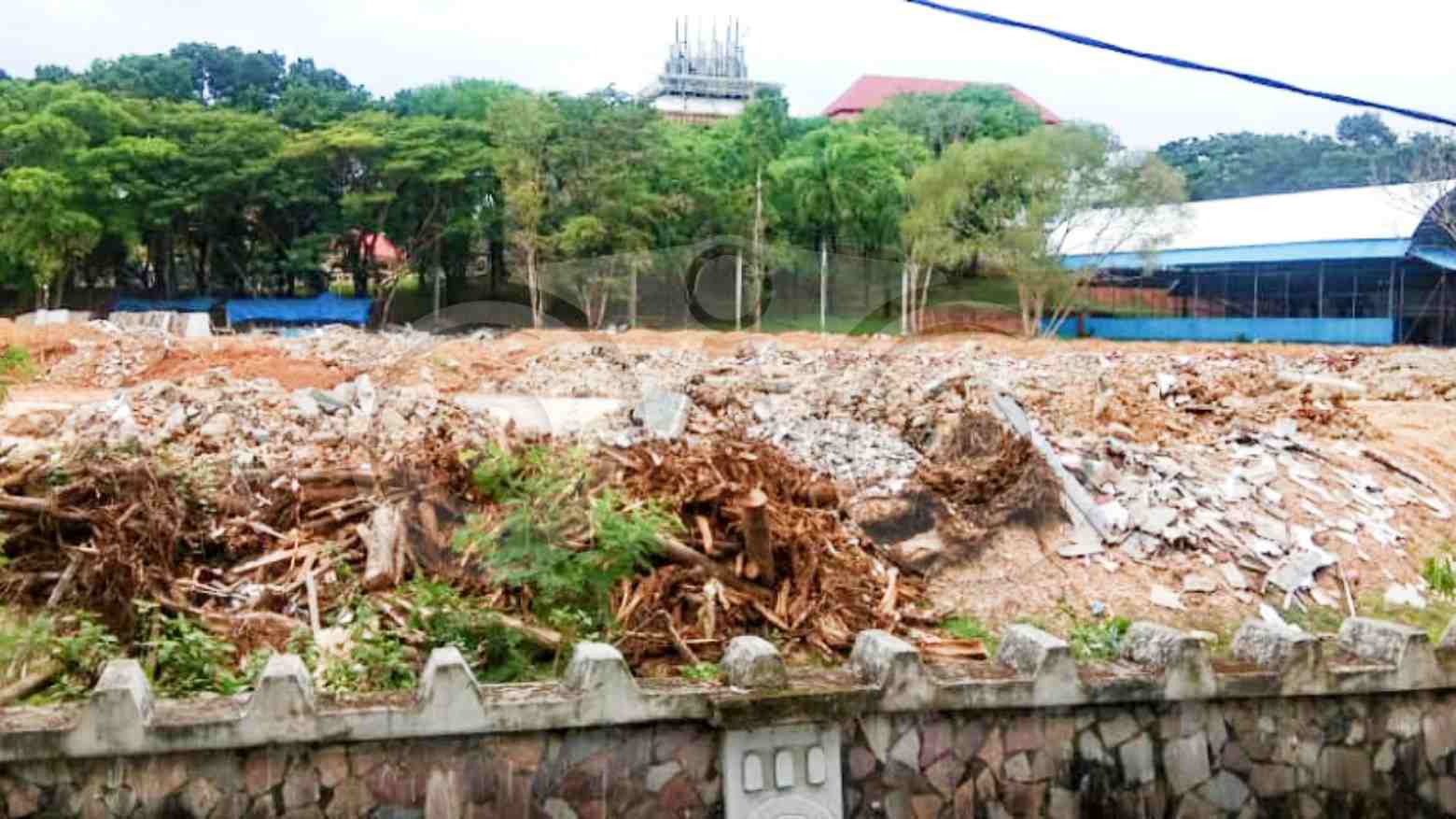 Nampak kolam retensi Rujab Gubernur Sultra yang telah ditimbun. Foto: Kardin/Telisik