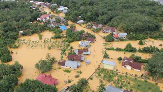 Untuk saat ini di dalam periode puncak musim hujan, masyarakat diiimbau utk tetap terus mewaspadai potensi multi-bencana hydrometeorologi, gempa bumi dan tsunami. Foto: Repro Halloriau.com