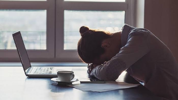Pada satu titik, rasa jenuh bisa menyerang dan mengganggu pekerjaan. Foto: Repro iStock