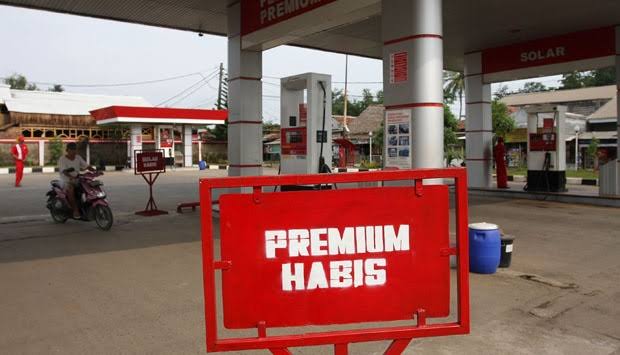 Pengumuman BBM Premium habis. Foto: Repro Tempo.co
