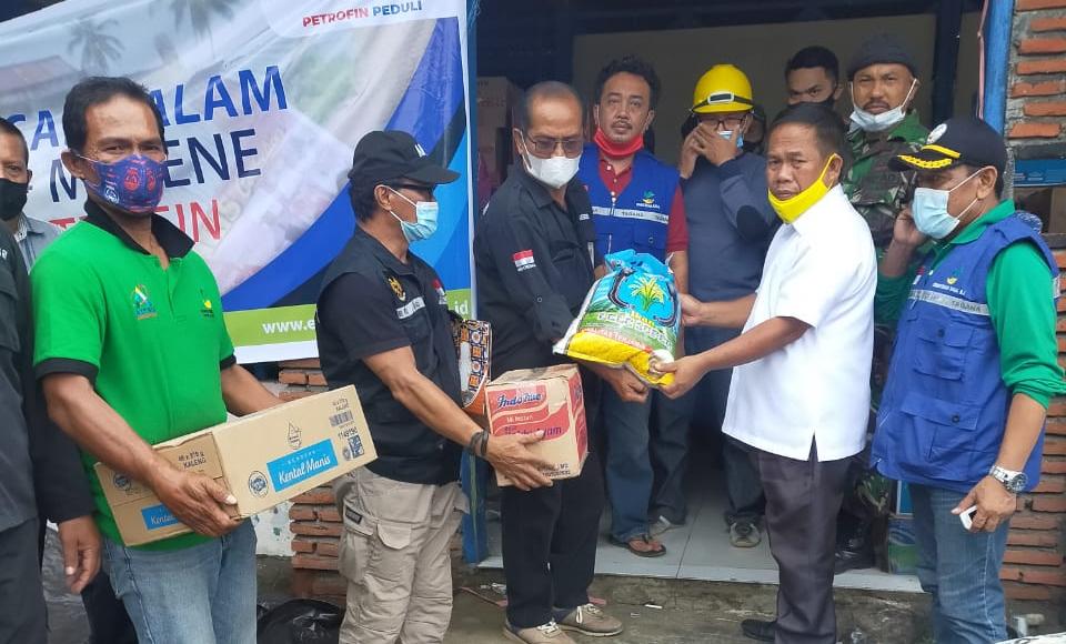 Penyerahan bantuan atensi oleh Loka Meohai Kendari untuk korban gempa di Sulbar. Foto: Ist.