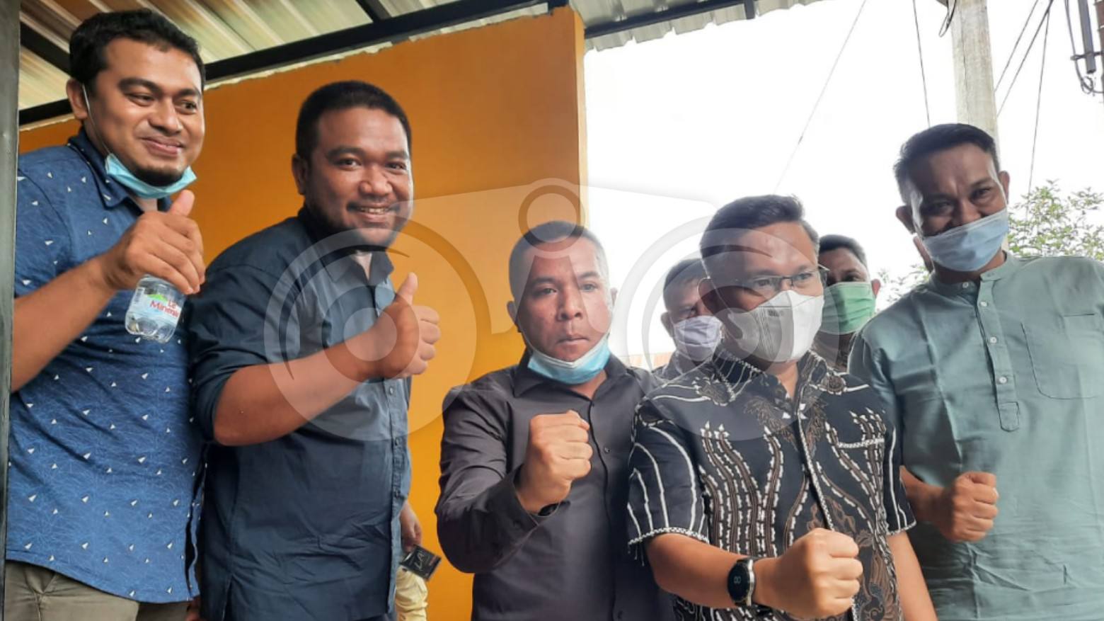 Sulkarnain Kadir (kedua dari kanan) dan LM Inarto (kedua dari kiri). Foto: Musdar/Telisik