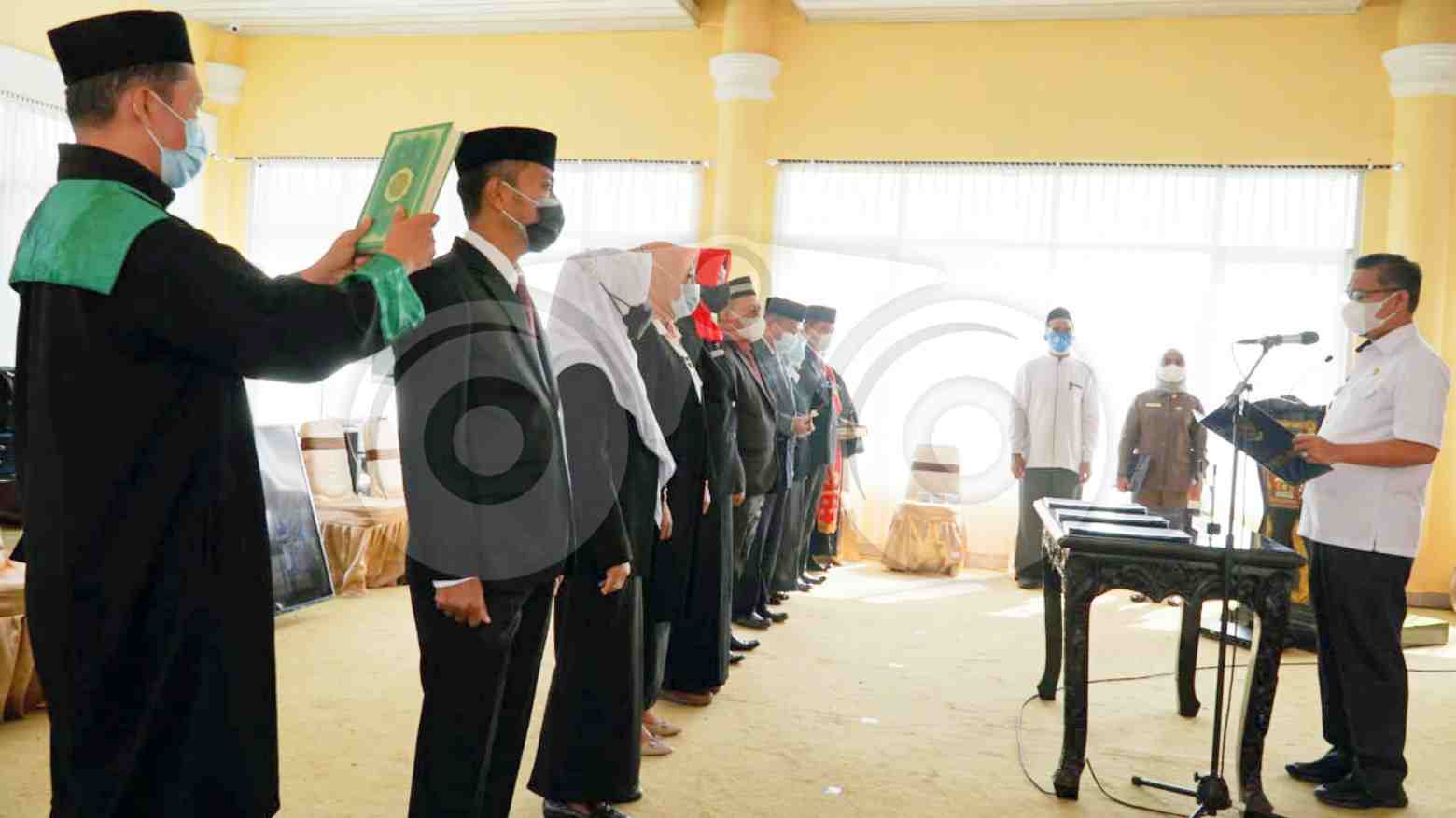 Wali Kota Kendari melantik perwakilan kepala sekolah, penilik dan pengawas lingkup  Pemerintah Kota Kendari. Foto: Sumarlin/Telisik