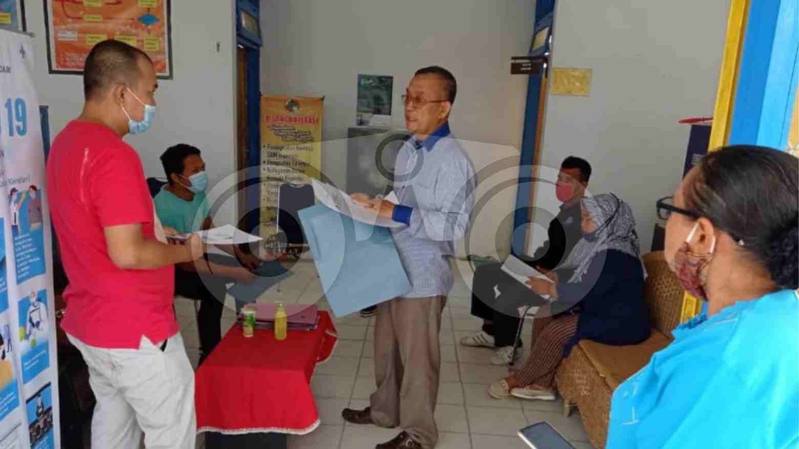 Pelaku UMKM saat melakukan pendaftaran program BPUM. Foto: Dok. Telisik