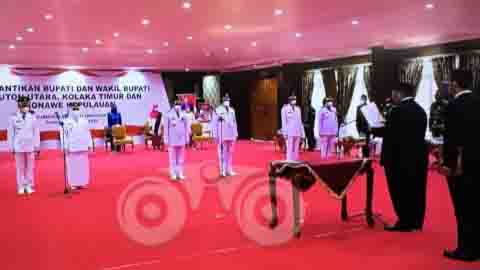 Suasana pelantikan 3 bupati terpilih hasil Pilkada 2020 oleh Gubernur Sultra, Ali Mazi. Foto: Siswanto Azis/Telisik