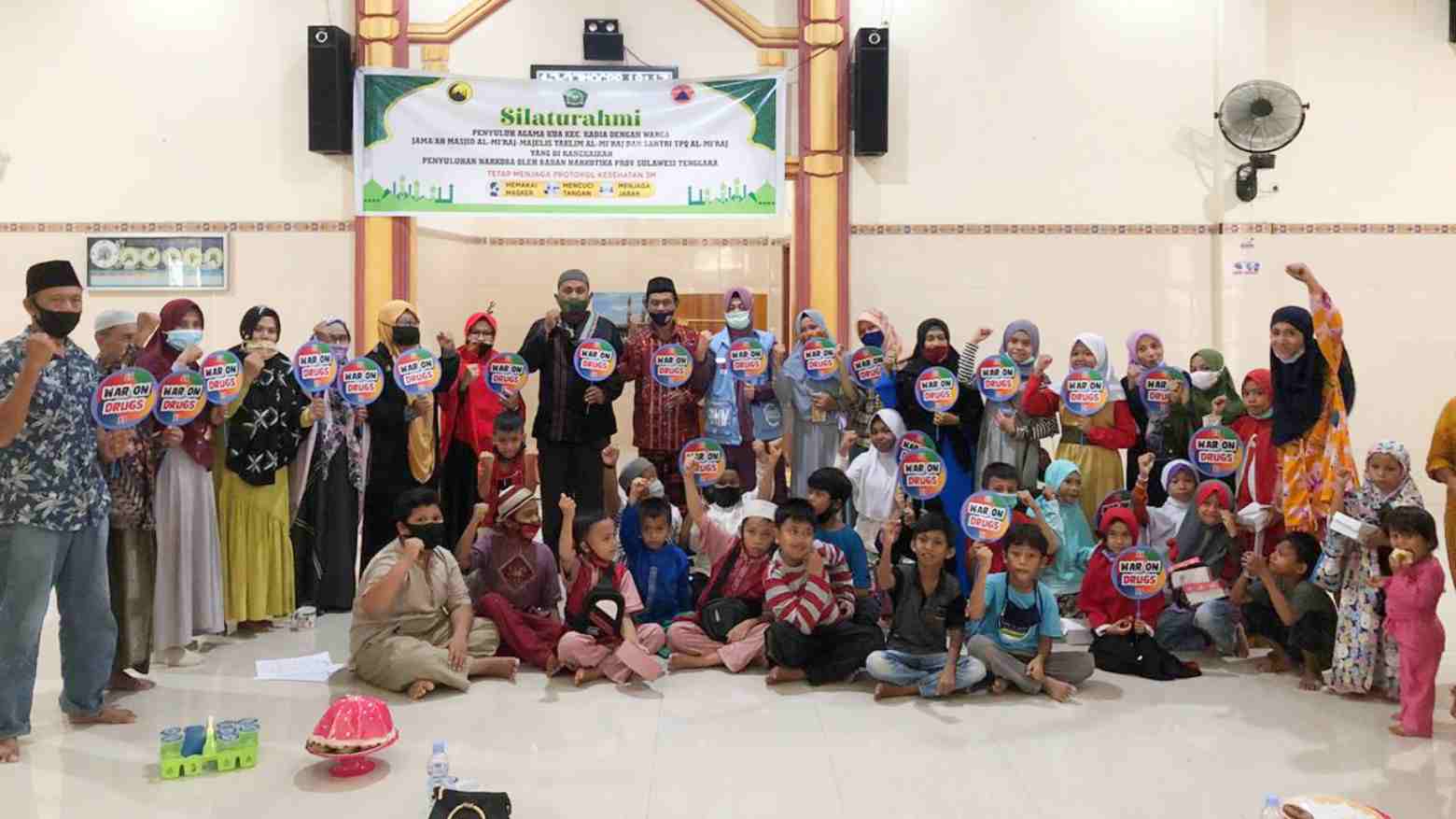 Edukasi bahaya narkoba BNNP Sultra pada santri dan majelis taklim. Foto: Ist.