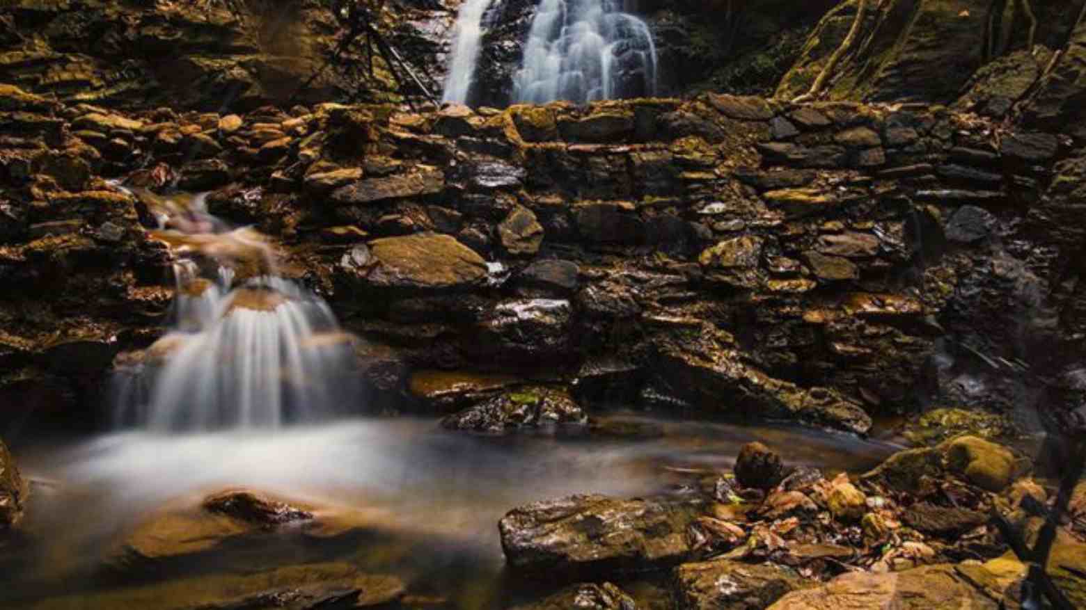 Indahnya Air terjun Sanua. Foto: Instagram@fauzhan10