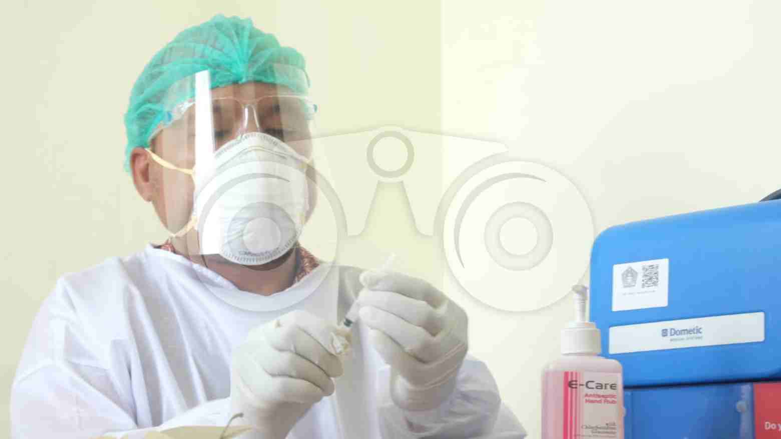 Dokter vaksinator. Foto: Sumarlin/Telisik