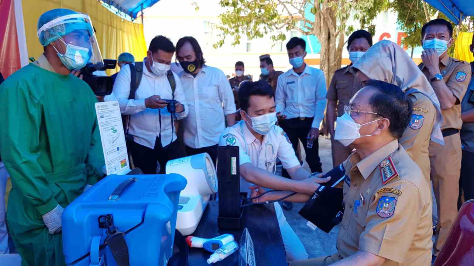 Suasana vaksinasi COVID-19 perdana di Kabupaten Konawe Selatan. Foto: Ist.