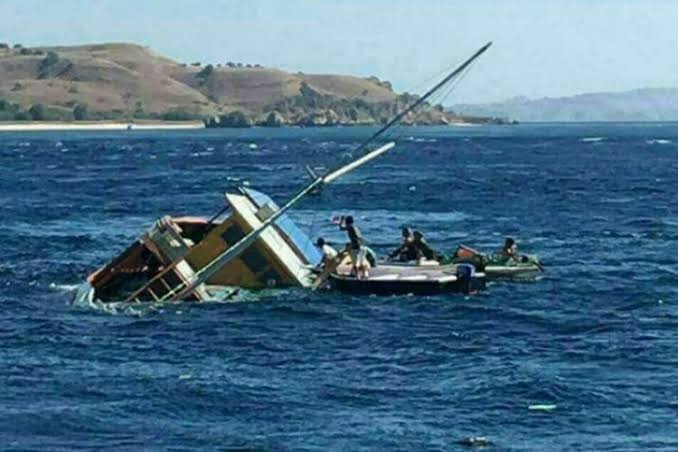 Ilustrasi kecelakaan di laut. Foto: Repro Kompas.com