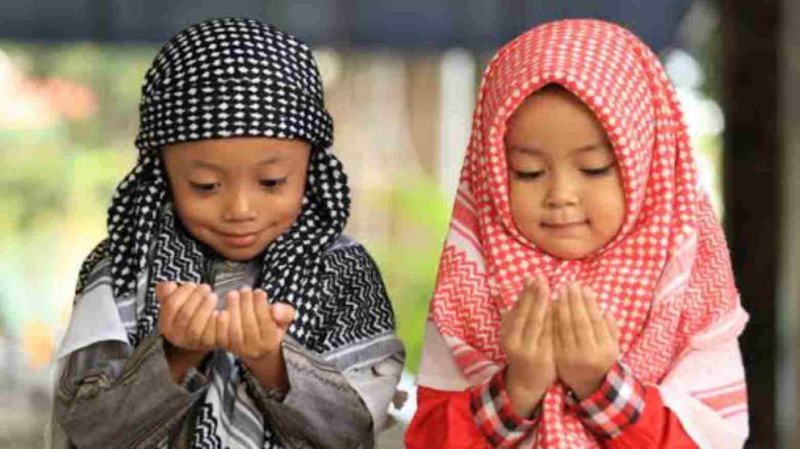 Ilustrasi anak soleh dan solehah. Foto: Repro Wajibbaca.com