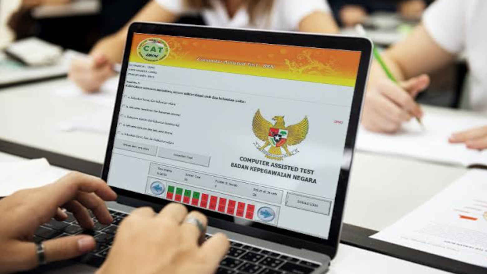 Ilustrasi mengerjakan soal CPNS. Foto: Repro mediaeduka.com