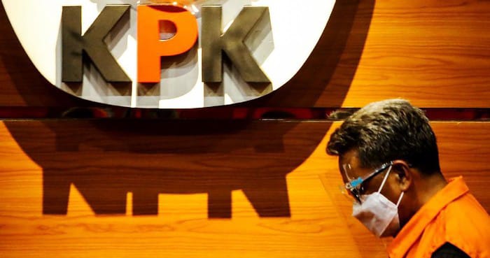 Nurdin Abdullah berpakai orange di Kantor KPK. Foto: Repro Detikcom