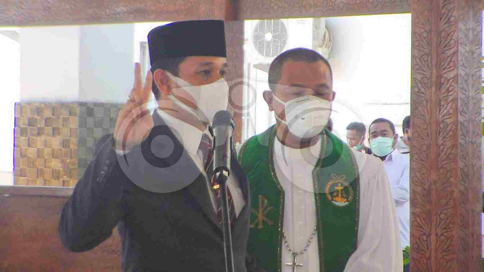 Kalvarios, Inspektur Inspektorat Bombana saat pengambilan sumpah jabatan. Foto: Hir/Telisik