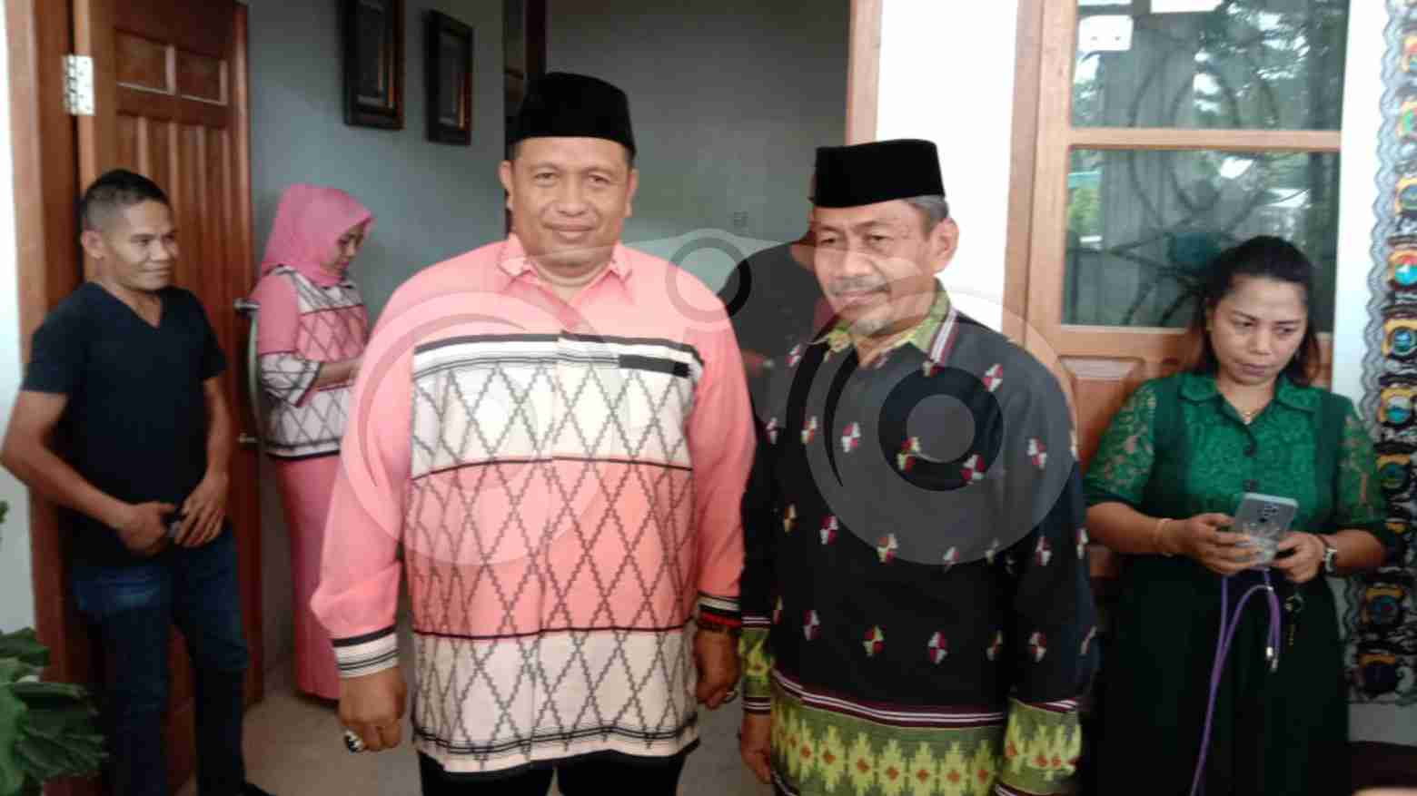 LM Rusman Emba bersama Bachrun Labuta. Foto: Sunaryo/Telisik