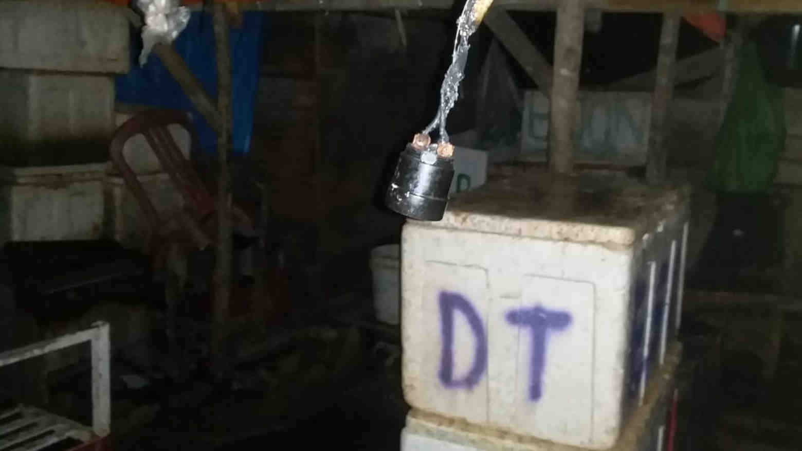 Kabel listrik yang terbakar di pasar. Foto: Ist.