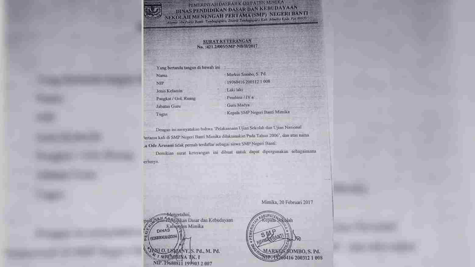 Surat pernyataan Kepala SMPN Banti, Markus Sombo dan Kadis Pendidikan Mimika, Jeni O Usmany. Foto: dok Telisik.id