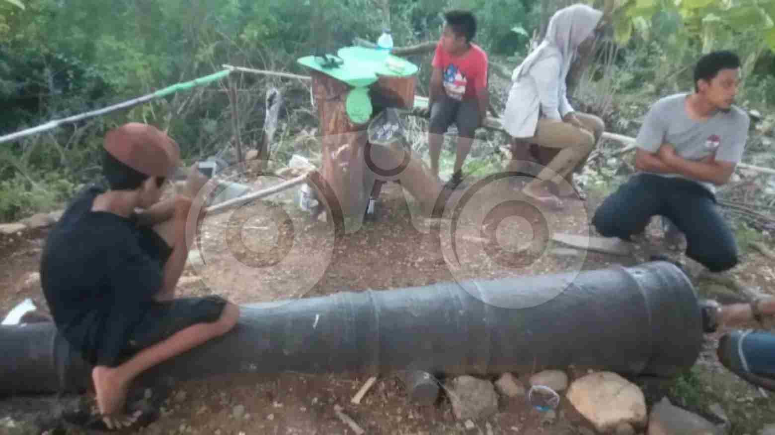 Senjata meriam kuno peninggalan zaman Belanda di Bukit Tengku Romot Reok. Foto: Berto Davids/Telisik