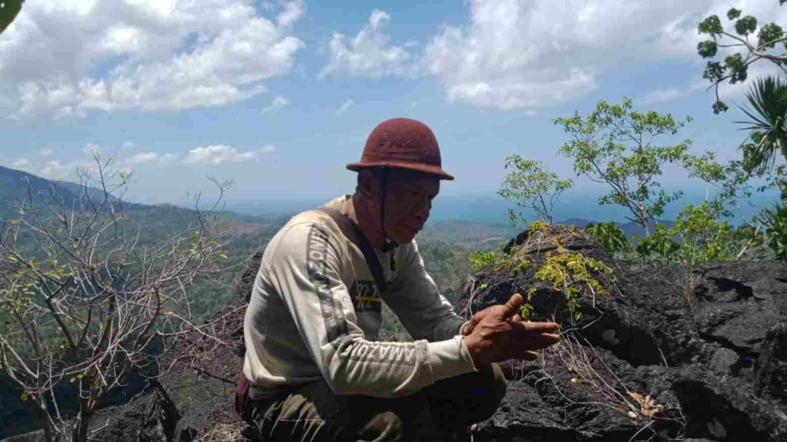 Salah satu sudut di puncak benteng Palangga pada ketinggan sekitar 523 meter di atas permukaan laut.  Benteng Palangga terakhir didiami oleh penduduk yaitu sekitar tahun 1950-an saat suasana di Pulau Kabaena telah kondusif dari serangan DI/TII. Foto: Jumr