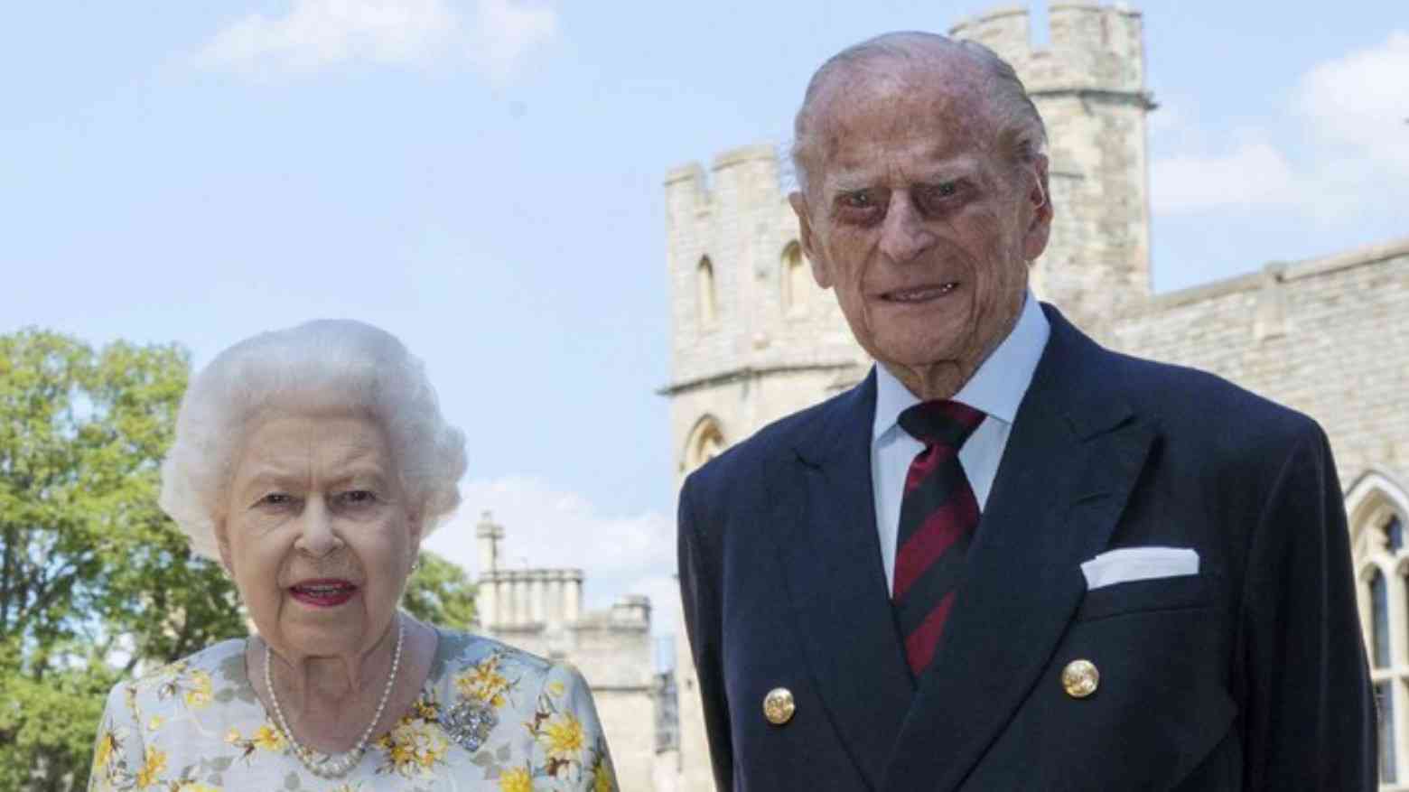 Pangeran Philip bersama Ratu Elizabeth II. Foto: Steve Parsons/Pool via AP