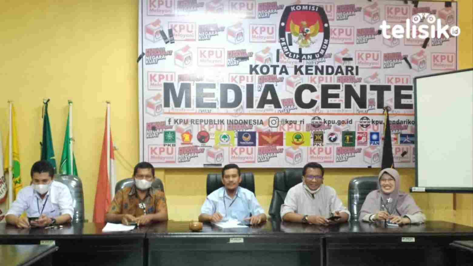 Suasana rapat pemutakhiran data pemilih dan penyusunan daftar pemilih untuk Pemilu/Pemilihan selanjutnya di KPU Kendari. Foto: Siswanto Azis/Telisik