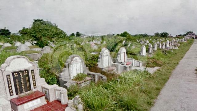 Pemakaman warga cina di Marindal I. Foto: Ones Lawolo/Telisik