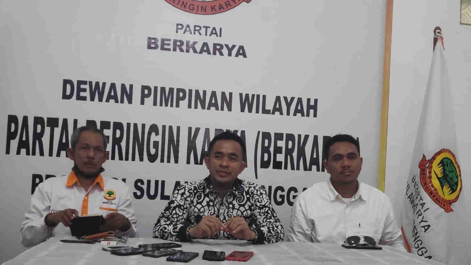 Pimpinan DPW Partai Berkarya Sultra saat konferensi pers. Foto: Eni/Telisik