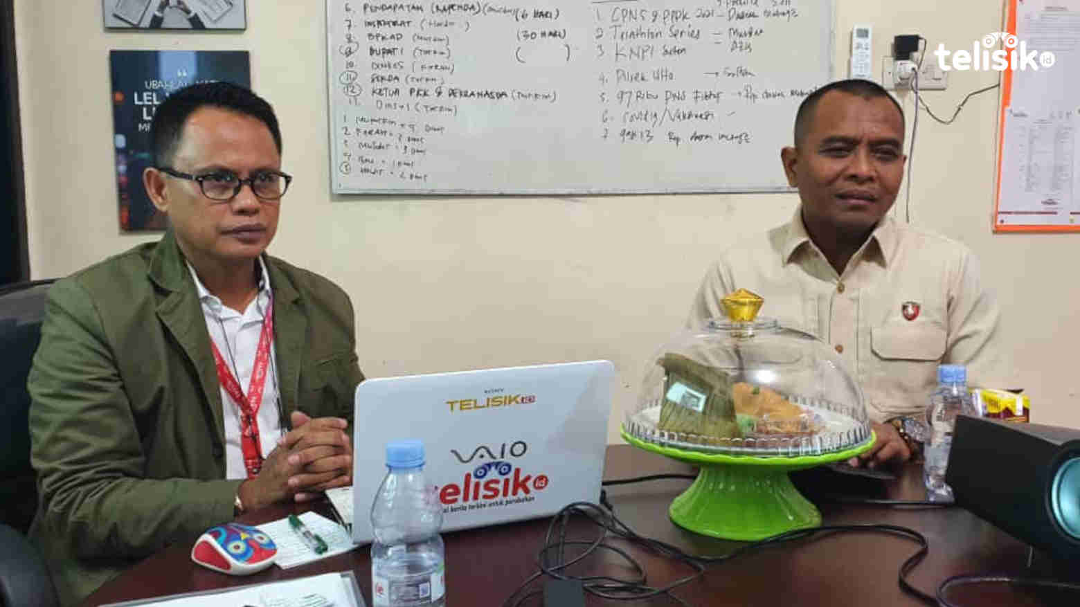 CEO Telisik.id, M Nasir Idris (kiri) bersama Dit Intelkam Polda Sultra, Kombes Pol. Suswanto (kanan). Foto: Ibnu/Telisik