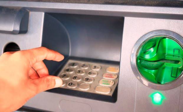 Ilustrasi pembobolan ATM. Foto: Repro Google.com