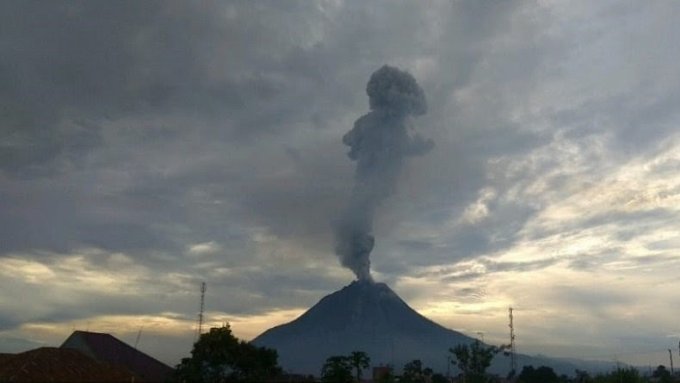Puncak Gunung Sinabung. Foto: Ist.