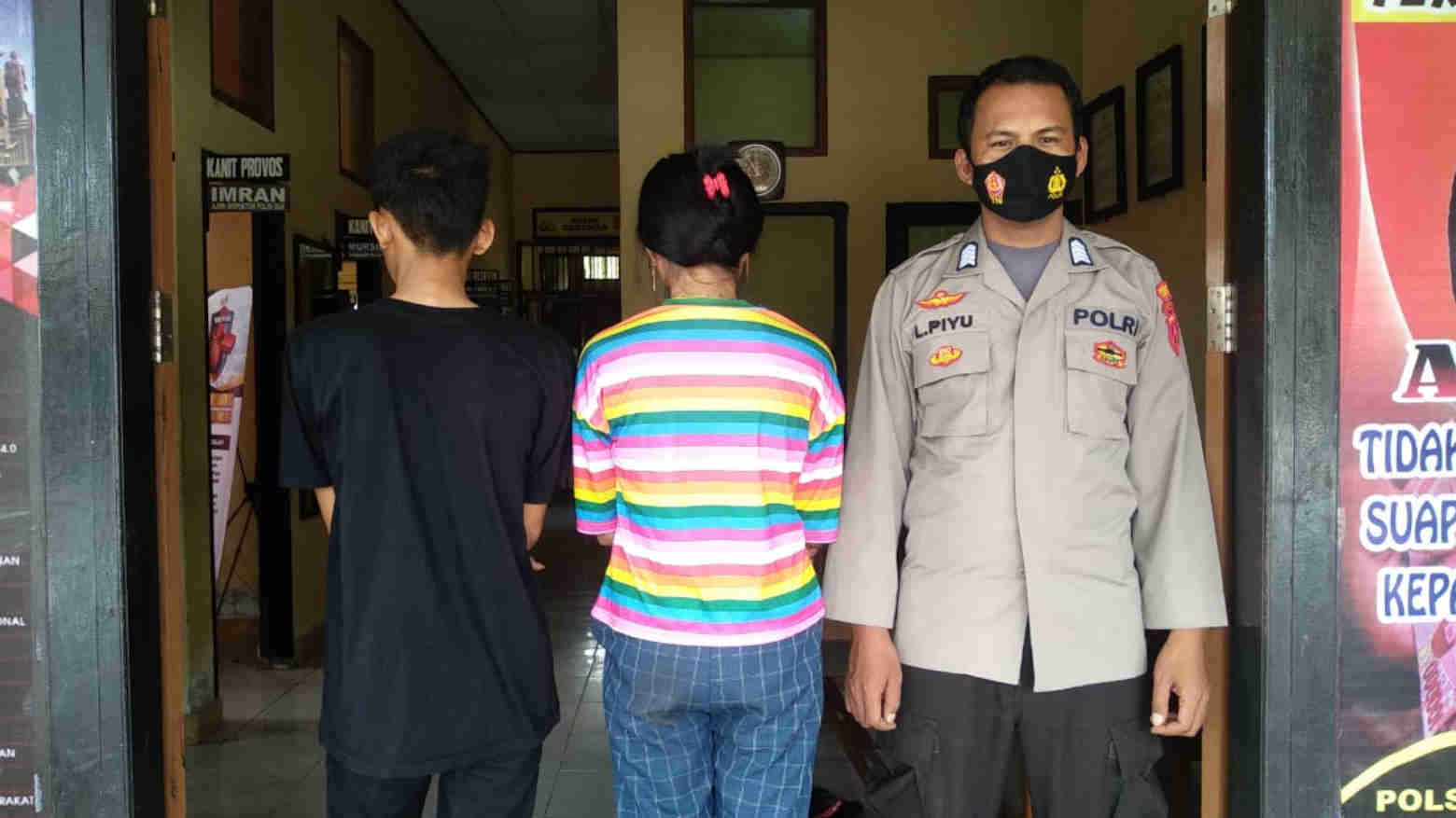 Pasangan anak di bawah umur yang diamankan Polsek Kodeoha, Kolaka Kolaka. Foto: Ist.