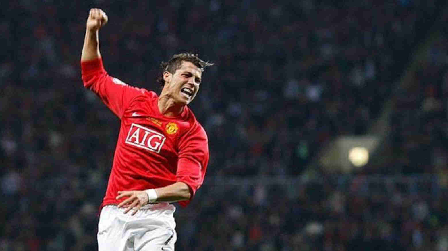 Cristiano Ronaldo dikontrak Mancehester United pada bursa transfer Musim panas 2021. Foto: Repro Bola Sprot.com