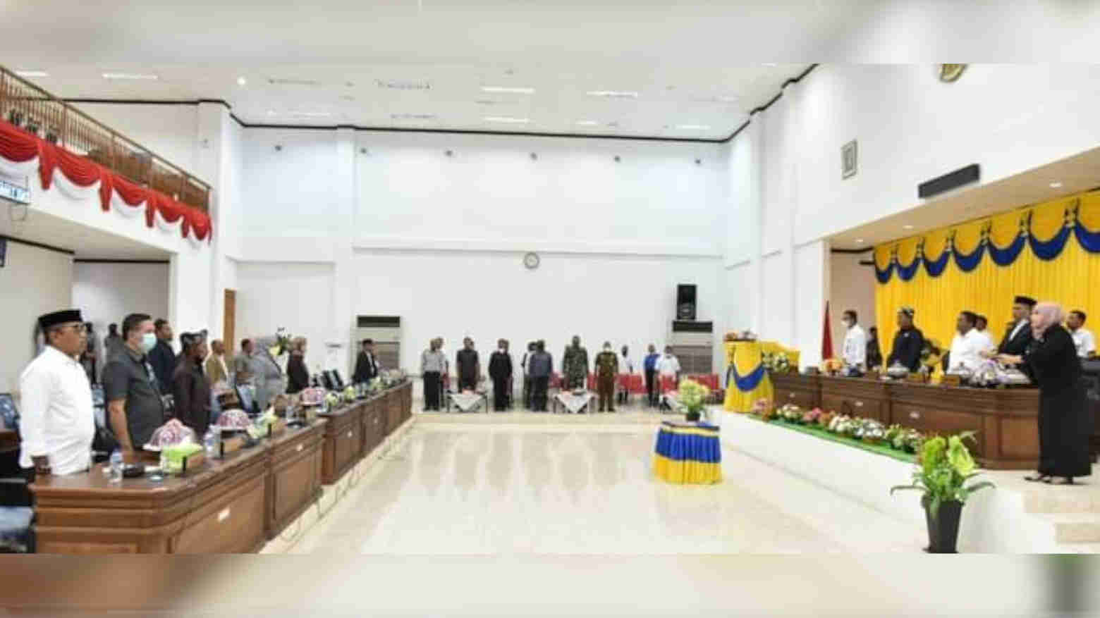 Rapat paripurna dalam rangka persetujuan penghapusan barang milik daerah dengan tindak lanjut penyerahan kepada Pemerintah Kabupaten Wakatobi. Foto: Ist.